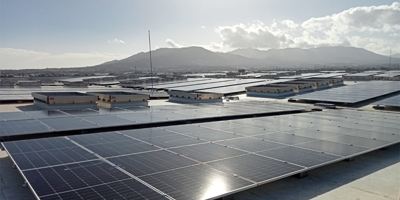 Endesa X instala dos plantas solares de autoconsumo en la sede de Málaga de una empresa textil