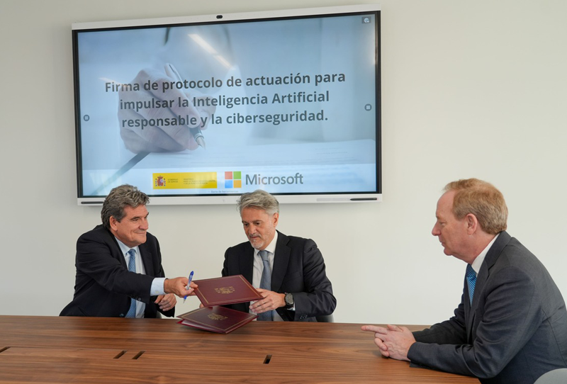 Firma de un protocolo de actuación entre el Ministerio de Transformación Digital y Microsoft