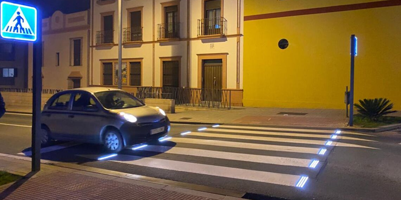 Alcalá de Guadaíra instalará nuevos pasos de peatones inteligentes para mejorar la seguridad vial
