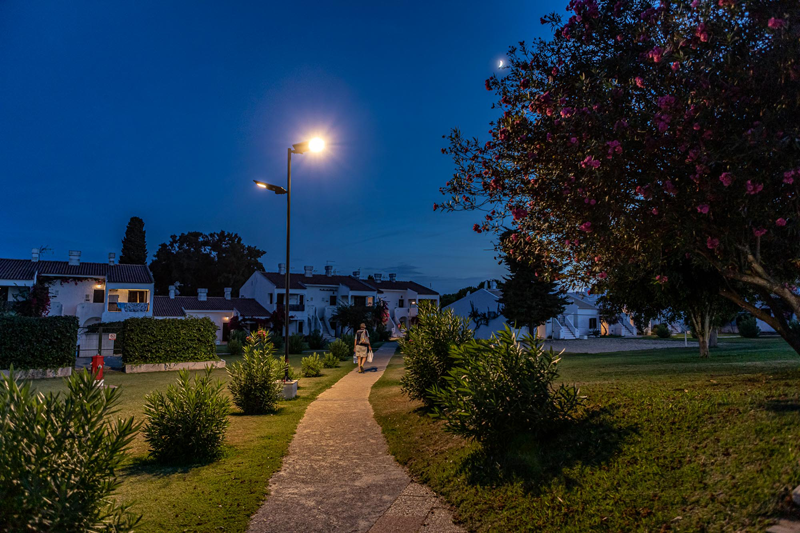 luminarias solares SunStay de Philips en el Algarve