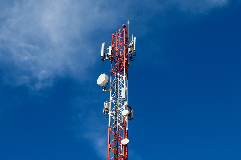 El Gobierno solicita colaboración a las entidades locales para agilizar el despliegue de redes de telecomunicaciones