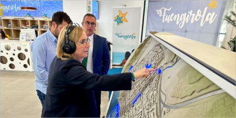 Fuengirola instala maquetas digitales e inteligentes para mejorar la información turística