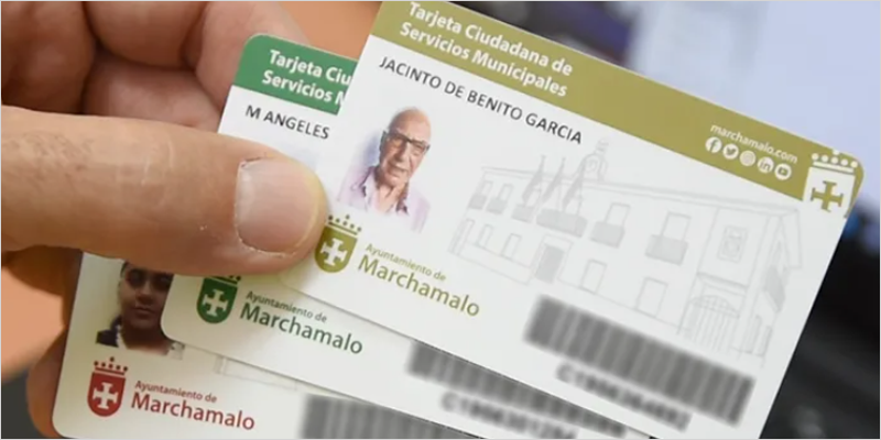 La nueva tarjeta ciudadana de Marchamalo facilitará el uso de los servicios municipales y ofrecerá descuentos