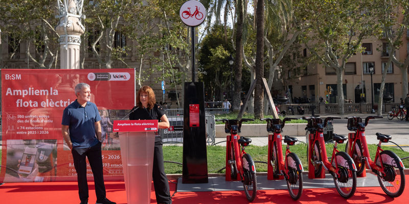 El Ayuntamiento de Barcelona amplía el número de bicicletas eléctricas y estaciones del servicio Bicing