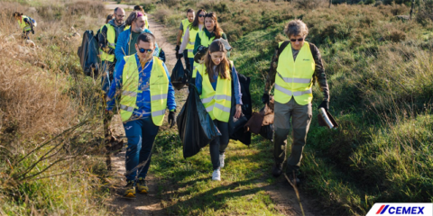 Cemex organiza una jornada de recogida de residuos en el entorno natural de Morata de Jalón