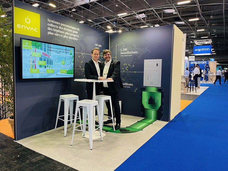 Fredrik Lauritsen Global Product Manager Healthcare (izda) y Bruno Martin dtor Envac France