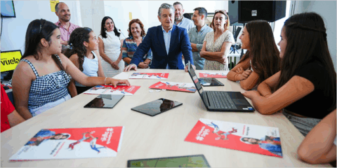 Los Puntos Vuela de Andalucía imparten formación en competencias digitales para jóvenes en verano