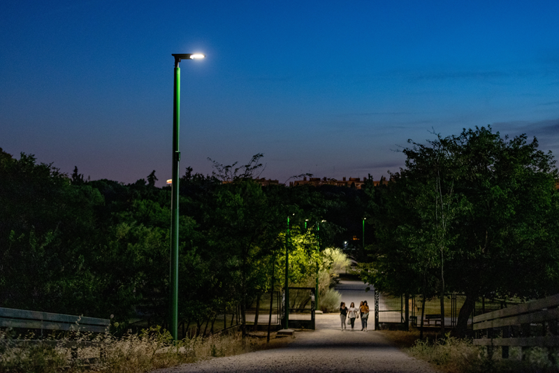 iluminación solar de Signify en Sevilla