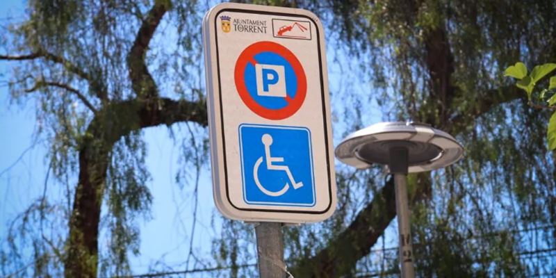 sensores en plazas de aparcamiento para personas con movilidad reducida de Torrent