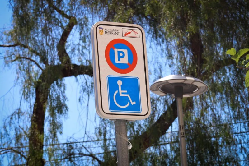 Torrent instala nuevos sensores en plazas de aparcamiento para personas con movilidad reducida