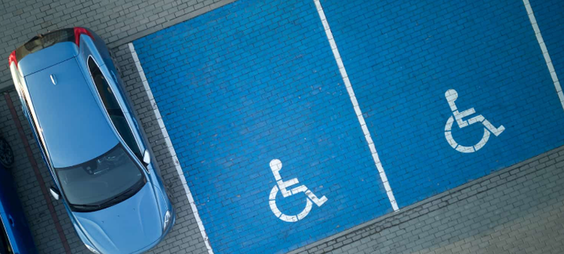 Control y guiado a las plazas de aparcamiento para personas con movilidad reducida con la tecnología de Urbiotica