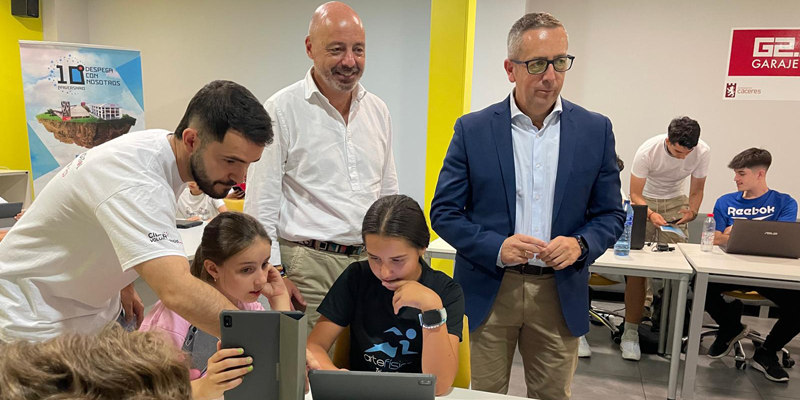 La ciudad de Cáceres acoge formación en competencias digitales para jóvenes en los meses de verano