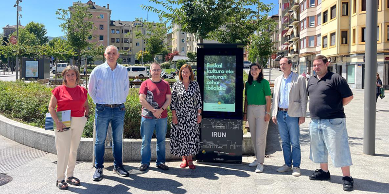 Irún estrena un asistente virtual, un planificador de rutas y tótems interactivos para la transformación digital del turismo