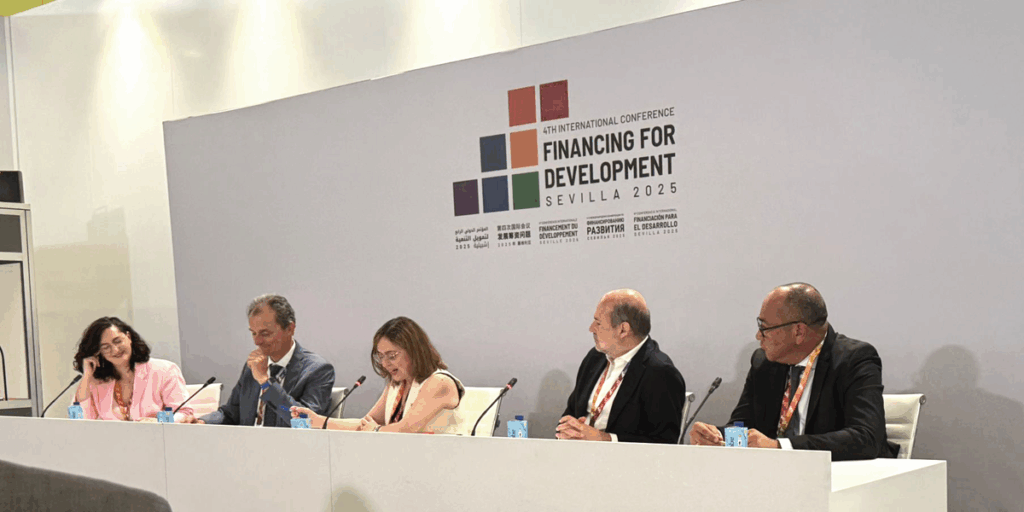 Salvi presentó en la conferencia FFD4 un proyecto de iluminación solar autónoma de Senegal