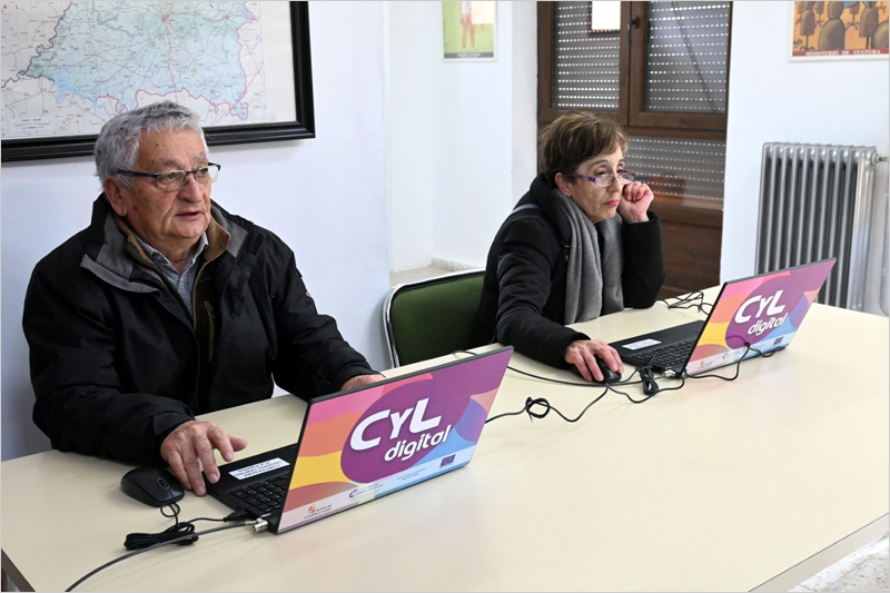 El programa CyL de Castilla y León ofrece 316 cursos en octubre para reducir la brecha digital