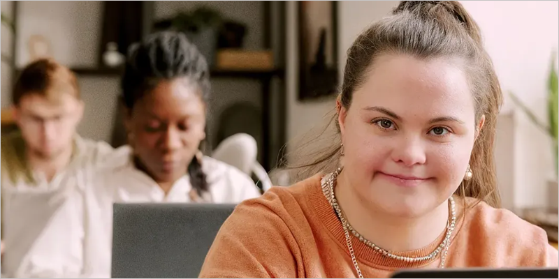 cartel del Programa Por Talento Digital Esenciales