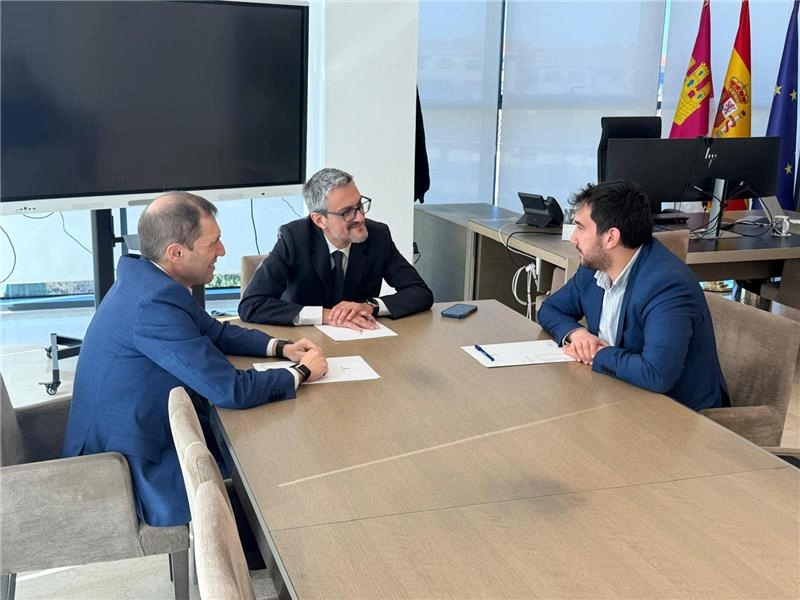 El director general de Red.es, Jesús Herrero Poza, y el secretario general de Salud Digital, Información e Innovación del Sistema Nacional de Salud, Juan Fernando Muñoz