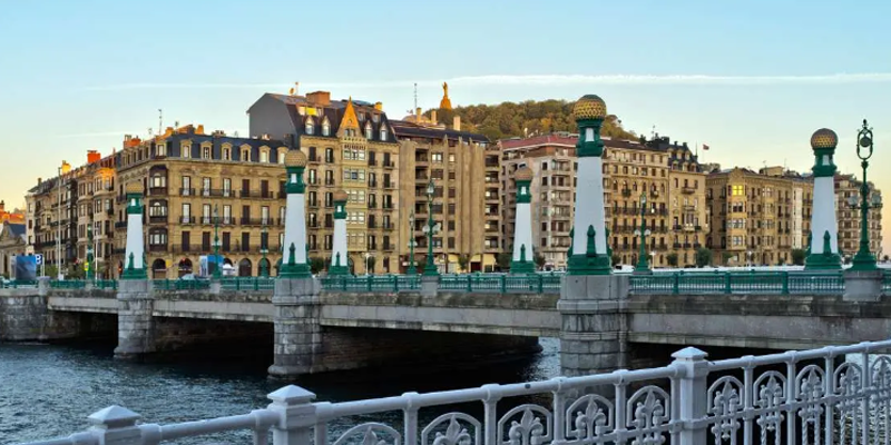 Urbiotica impulsa la digitalización de más de 700 plazas de aparcamiento urbano en Donostia