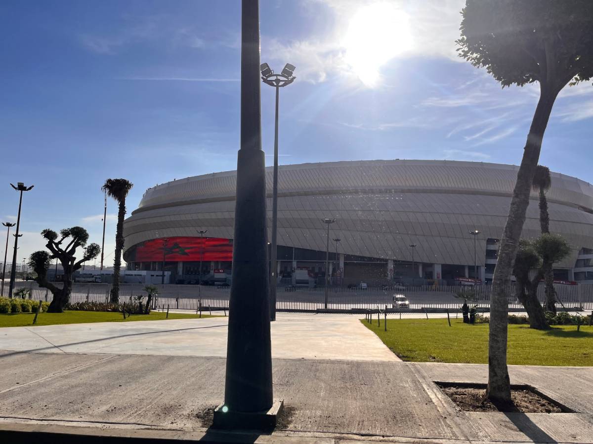 Iluminación inteligente de Paradox Engineering en el exterior del Gran Estadio de Tánger