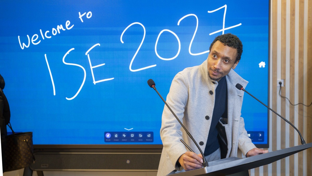 Imagen identificativa de ISE 2027 en Barcelona, dedicada a tecnologías audiovisuales, sistemas digitales y experiencias conectadas.