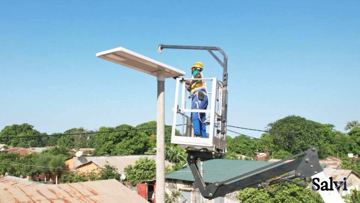 Luminarias solares de Salvi instaladas para alumbrado público en Senegal, con tecnología de telegestión SMARTEC
